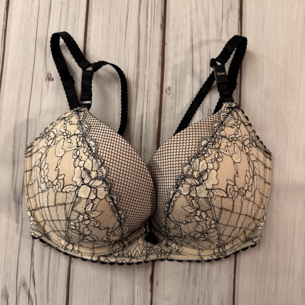 Victoria's Secret Push Up Bra Beige with Black Detail/Lace Size 32DD NEW Women's